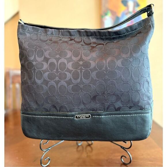 COACH - EUC Park Signature C Black Hobo with Leather Trim & Strap. BEAUTIFUL! - Picture 7 of 16